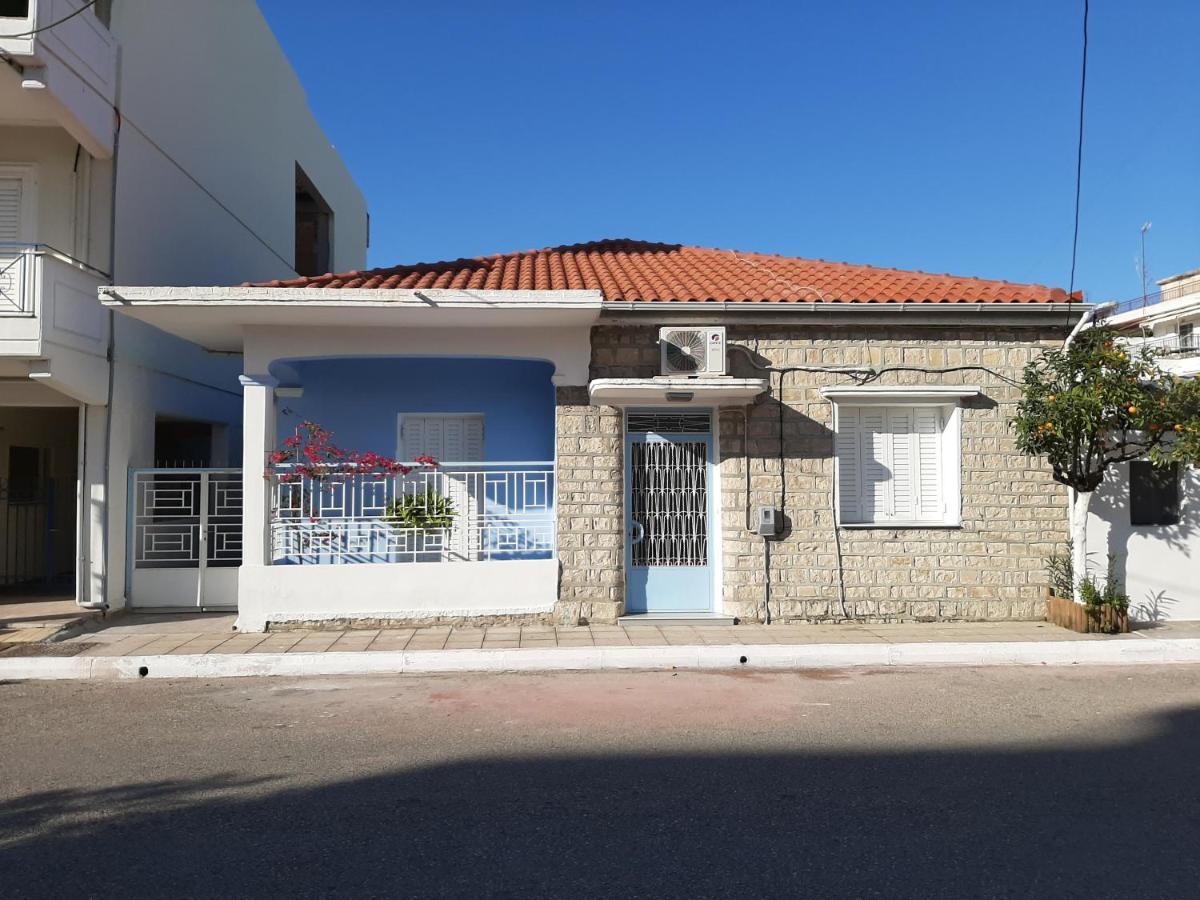 Ανακαινισμενη Μονοκατοικια 125 Τμ Στο Κεντρο Με Κηπο Villa Meszolóngi Kültér fotó